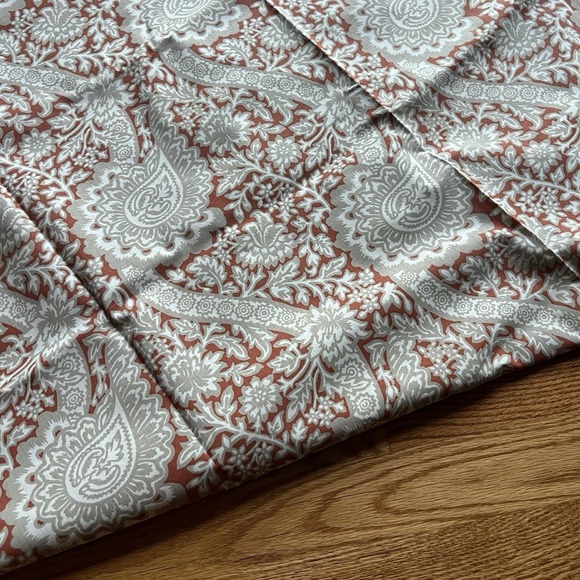 Williams Sonoma Paisley Floral Tablecloth 72x106" Cotton Red Gray India - Picture 3 of 14